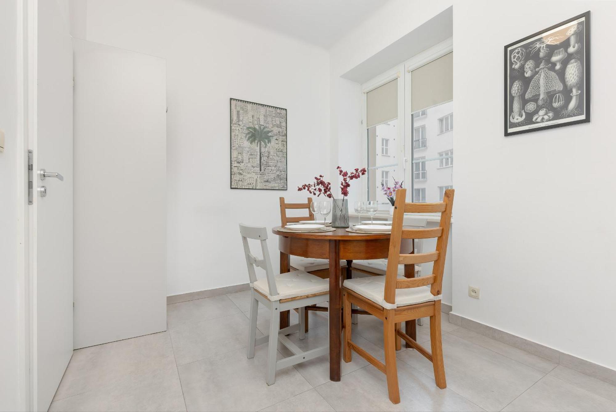 Butas In The Center Of With Balcony And Separate Kitchen By Renters Warsaw